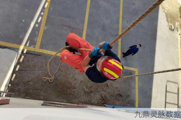 拖动绳索,解锁救援闯关新乐趣,挑战你的智慧与操作
